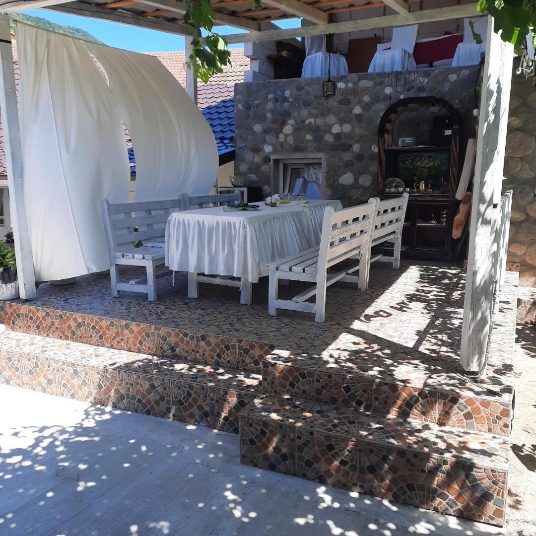 Отель Summer Garden Бэиле-Еркулане Экстерьер фото